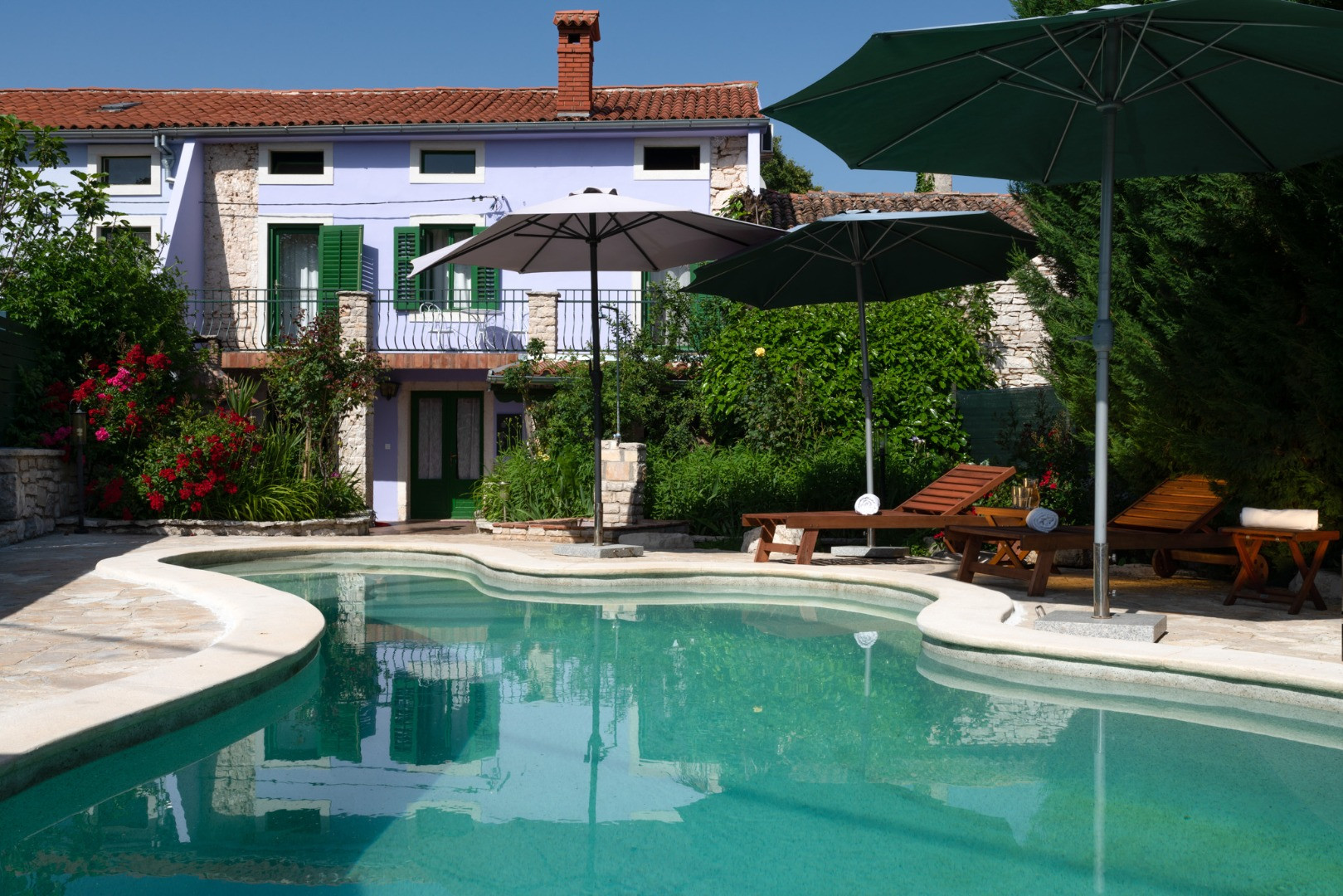 House Ladonja and Oriana